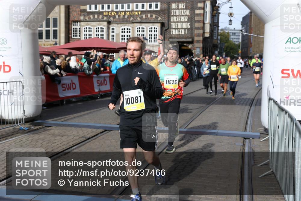 05.10.2025 - 20. swb-Marathon Bremen Yannick Fuchs http://msf.ph/oto/9237466 05.10.2025 11:06:12 Ziel 9355, 9786, 9931, 10081, 10095, 10100, 10101, 10462, 10587, 10597, 10623, 11134, 11231, 11425, 11468, 11525 meine-sportfotos.de