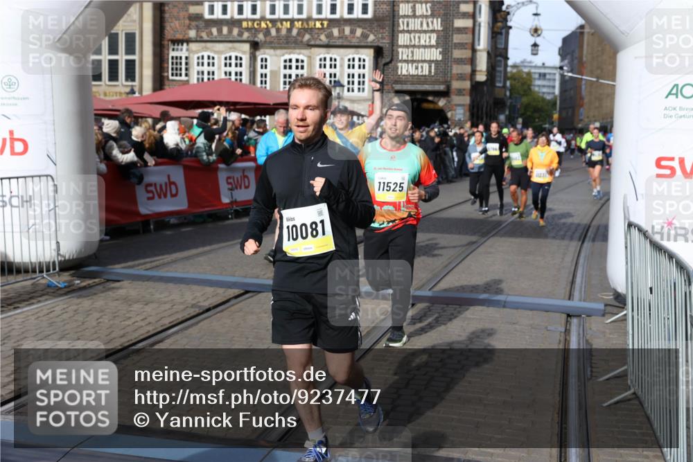 05.10.2025 - 20. swb-Marathon Bremen Yannick Fuchs http://msf.ph/oto/9237477 05.10.2025 11:06:12 Ziel 9355, 9786, 9931, 10081, 10095, 10100, 10101, 10462, 10587, 10597, 10623, 11134, 11231, 11425, 11468, 11525 meine-sportfotos.de