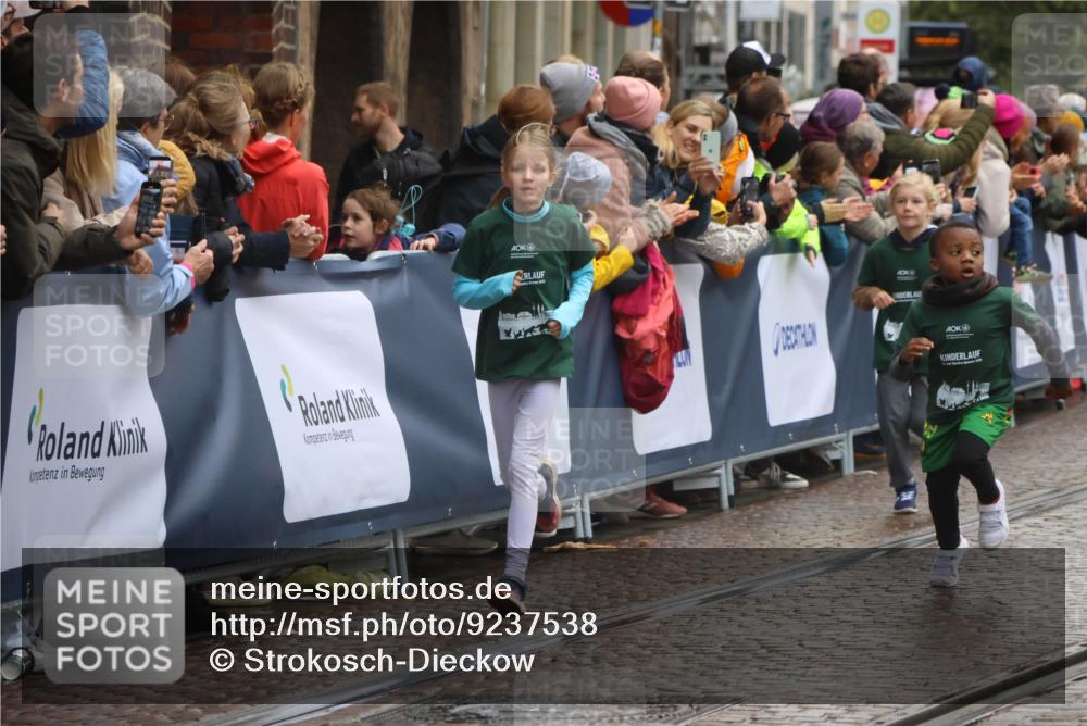 05.10.2025 - 20. swb-Marathon Bremen Strokosch-Dieckow http://msf.ph/oto/9237538 05.10.2025 15:20:52 Ziel  meine-sportfotos.de