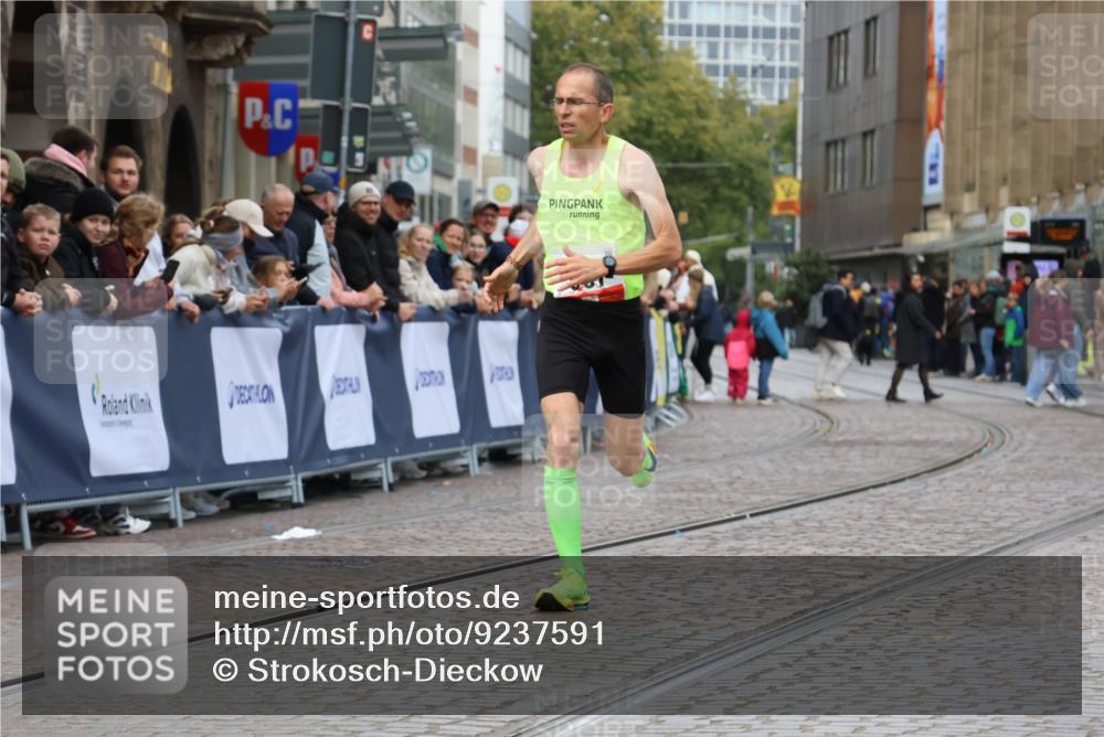 05.10.2025 - 20. swb-Marathon Bremen Strokosch-Dieckow http://msf.ph/oto/9237591 05.10.2025 12:40:35 Ziel 351 meine-sportfotos.de