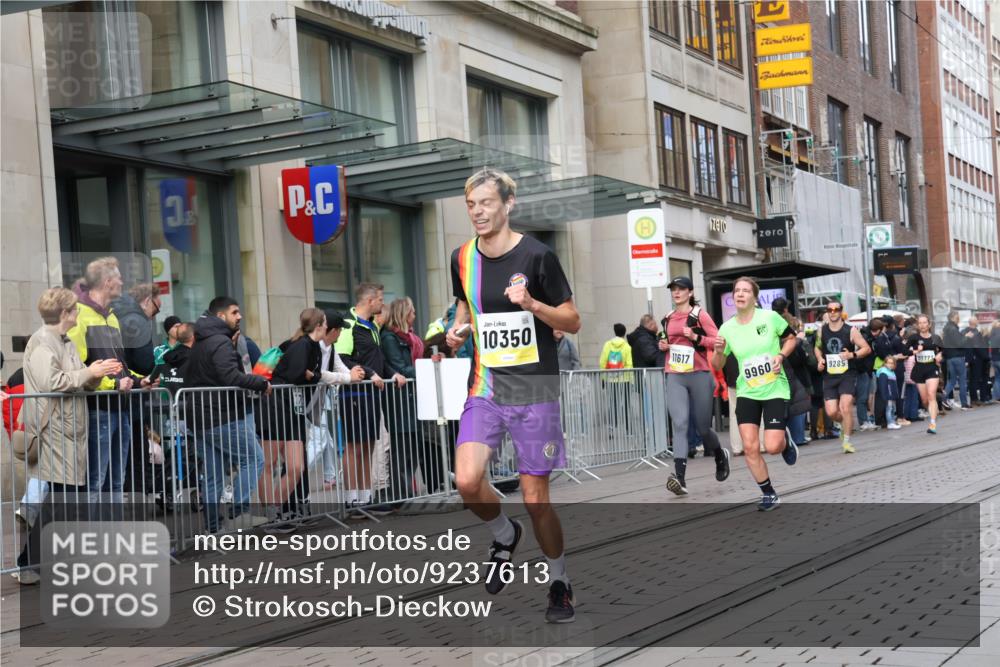 05.10.2025 - 20. swb-Marathon Bremen Strokosch-Dieckow http://msf.ph/oto/9237613 05.10.2025 10:45:35 Ziel 28, 9285, 9397, 9500, 9876, 9960, 10090, 10350, 10688, 10773, 10792, 10823, 10858, 11074, 11513, 11617, 28, 9285, 9397, 9500, 9876, 9960, 10090, 10350, 10688, 10773, 10792, 10823, 10858, 11074, 11513, 11617 meine-sportfotos.de