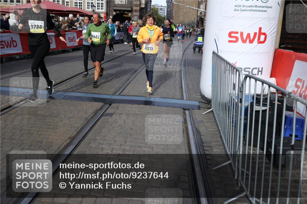 05.10.2025 - 20. swb-Marathon Bremen Yannick Fuchs http://msf.ph/oto/9237644 05.10.2025 11:06:15 Ziel 9355, 9438, 9786, 9931, 10081, 10095, 10100, 10101, 10192, 10462, 10587, 10597, 10623, 10848, 11134, 11231, 11525 meine-sportfotos.de