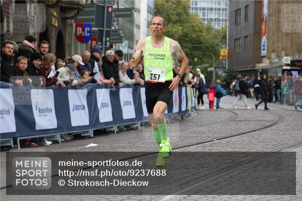 05.10.2025 - 20. swb-Marathon Bremen Strokosch-Dieckow http://msf.ph/oto/9237688 05.10.2025 12:40:35 Ziel 351 meine-sportfotos.de