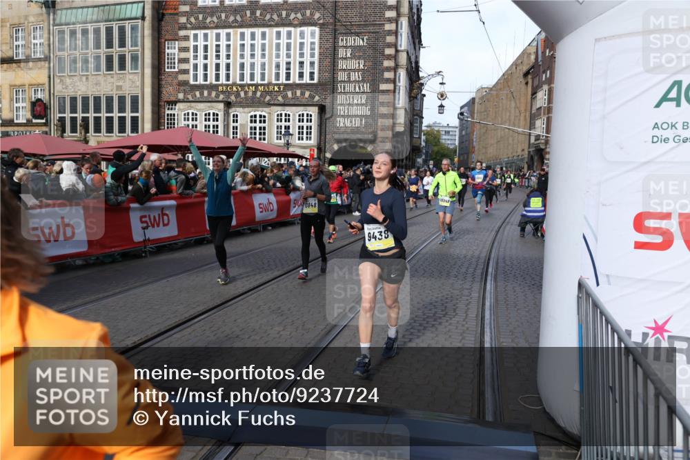 05.10.2025 - 20. swb-Marathon Bremen Yannick Fuchs http://msf.ph/oto/9237724 05.10.2025 11:06:16 Ziel 9355, 9438, 9786, 10081, 10095, 10100, 10101, 10192, 10249, 10462, 10587, 10597, 10623, 10848, 11134, 11231, 11296, 11525 meine-sportfotos.de