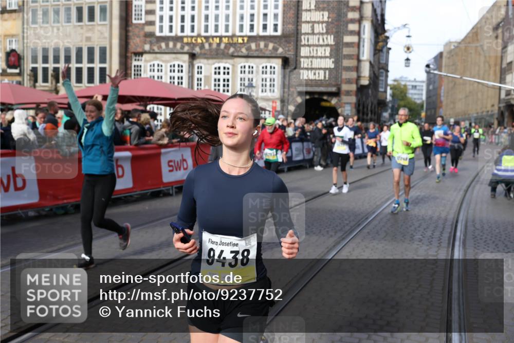 05.10.2025 - 20. swb-Marathon Bremen Yannick Fuchs http://msf.ph/oto/9237752 05.10.2025 11:06:17 Ziel 9387, 9438, 9786, 10081, 10100, 10101, 10192, 10249, 10462, 10623, 10848, 11231, 11296, 11433, 11525 meine-sportfotos.de