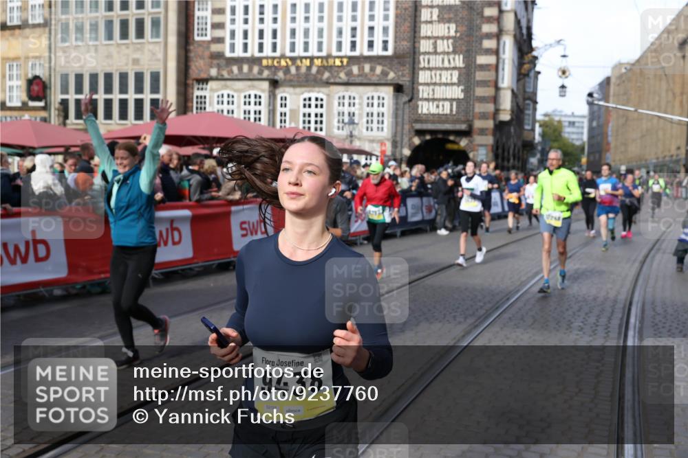 05.10.2025 - 20. swb-Marathon Bremen Yannick Fuchs http://msf.ph/oto/9237760 05.10.2025 11:06:17 Ziel 9387, 9438, 9786, 10081, 10100, 10101, 10192, 10249, 10462, 10623, 10848, 11231, 11296, 11433, 11525 meine-sportfotos.de
