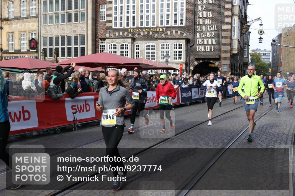 05.10.2025 - 20. swb-Marathon Bremen Yannick Fuchs http://msf.ph/oto/9237774 05.10.2025 11:06:17 Ziel 9387, 9438, 9786, 10081, 10100, 10101, 10192, 10249, 10462, 10623, 10848, 11231, 11296, 11433, 11525 meine-sportfotos.de