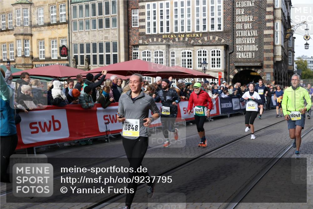 05.10.2025 - 20. swb-Marathon Bremen Yannick Fuchs http://msf.ph/oto/9237795 05.10.2025 11:06:17 Ziel 9387, 9438, 9786, 10081, 10100, 10101, 10192, 10249, 10462, 10623, 10848, 11231, 11296, 11433, 11525 meine-sportfotos.de