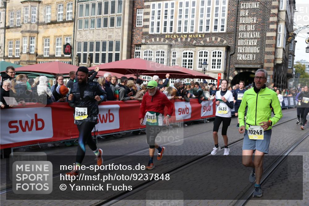 05.10.2025 - 20. swb-Marathon Bremen Yannick Fuchs http://msf.ph/oto/9237848 05.10.2025 11:06:18 Ziel 9387, 9438, 9786, 10100, 10101, 10192, 10249, 10462, 10623, 10848, 11231, 11296, 11433, 11525 meine-sportfotos.de