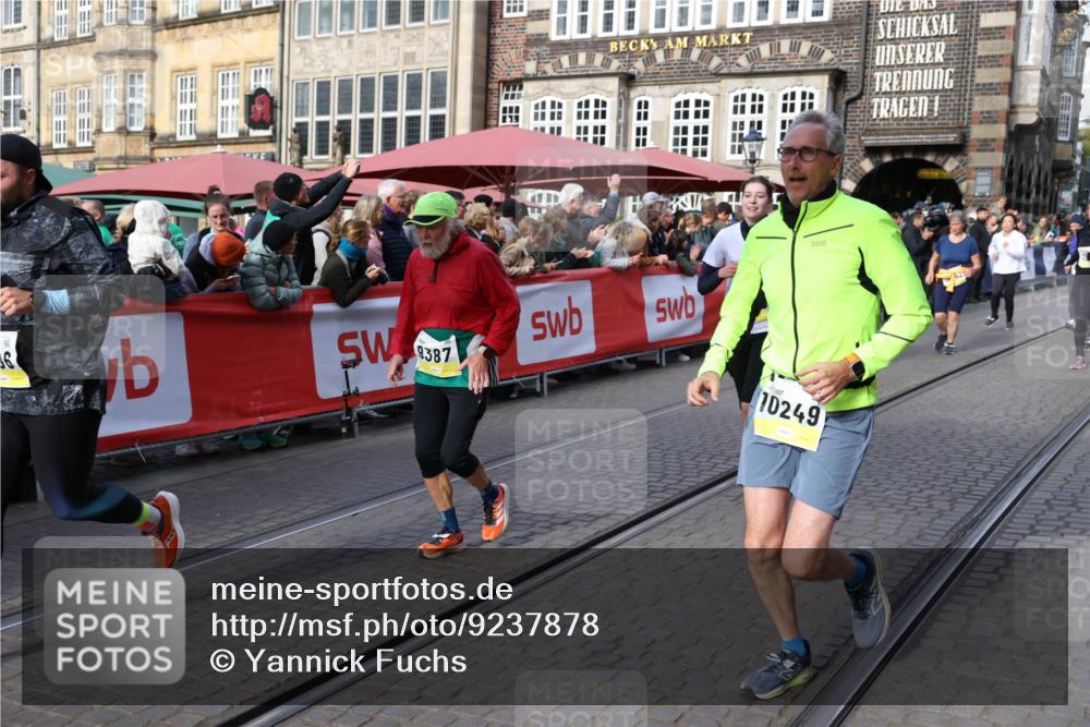 05.10.2025 - 20. swb-Marathon Bremen Yannick Fuchs http://msf.ph/oto/9237878 05.10.2025 11:06:19 Ziel 7979, 9387, 9438, 9712, 9786, 10100, 10101, 10192, 10249, 10462, 10623, 10848, 11065, 11092, 11231, 11296, 11433 meine-sportfotos.de