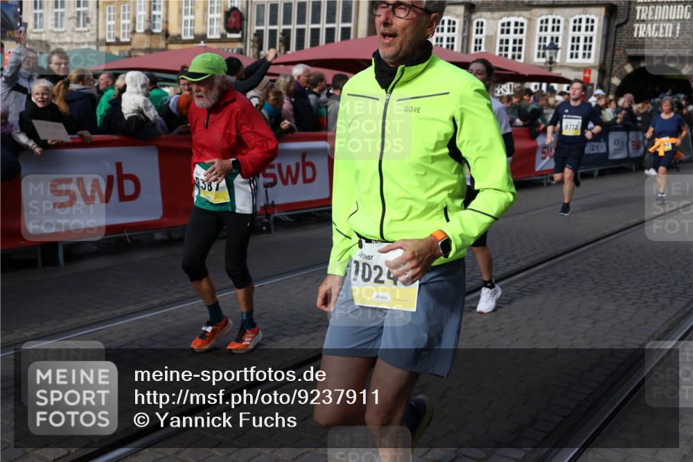 05.10.2025 - 20. swb-Marathon Bremen Yannick Fuchs http://msf.ph/oto/9237911 05.10.2025 11:06:19 Ziel 7979, 9387, 9438, 9712, 9786, 10100, 10101, 10192, 10249, 10462, 10623, 10848, 11065, 11092, 11231, 11296, 11433 meine-sportfotos.de
