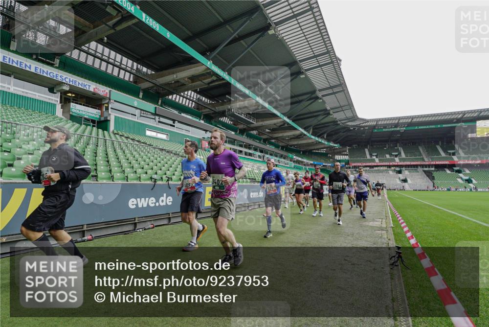 05.10.2025 - 20. swb-Marathon Bremen Michael Burmester http://msf.ph/oto/9237953 05.10.2025 13:01:33 Laufen im Stadion 58, 152, 156, 335, 428, 440, 488, 493, 546, 672, 979, 1082, 1238, 1273, 1361, 1732, 1759, 1893, 1933, 1973, 1996, 1998, 2096, 2102, 2196, 2235, 2245, 2330, 2369, 2433, 2555, 2565, 2661, 2706, 2712, 2796, 2918, 2991, 2995, 3053, 3208, 3209, 3360, 3387, 3604, 3662, 3663, 3673, 3877, 4086, 4128, 4263, 4329, 4364, 4618, 4882, 4947, 4980, 5011, 5048, 5080, 5121, 5150, 5309, 5414, 5557, 5570, 5580, 5727, 5731, 5752, 5985, 6082, 52 meine-sportfotos.de
