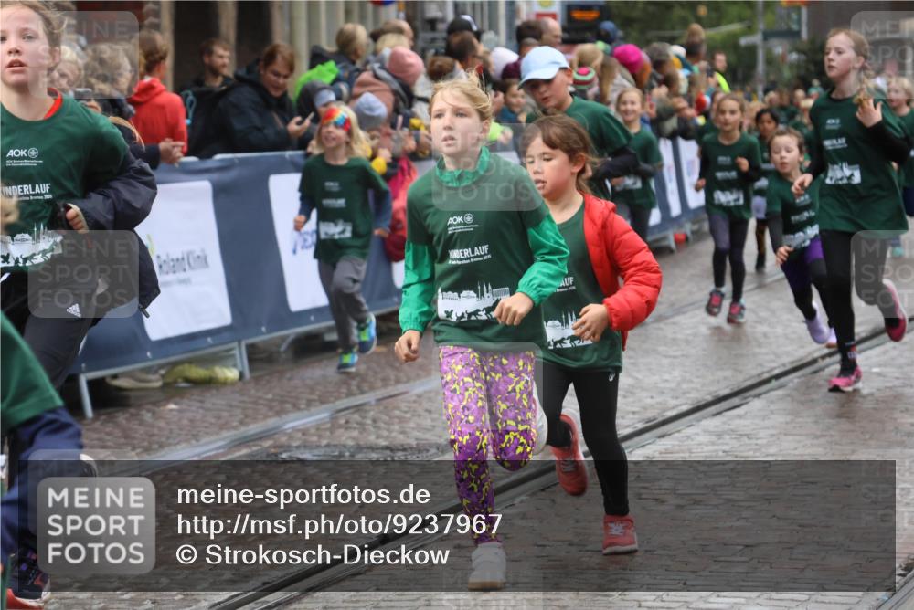05.10.2025 - 20. swb-Marathon Bremen Strokosch-Dieckow http://msf.ph/oto/9237967 05.10.2025 15:20:58 Ziel  meine-sportfotos.de