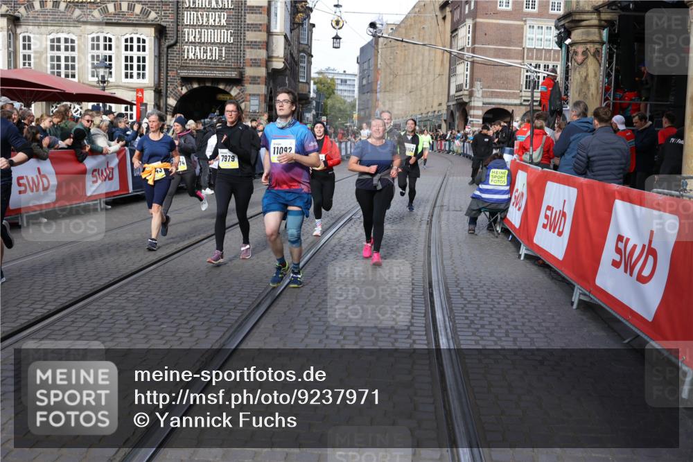 05.10.2025 - 20. swb-Marathon Bremen Yannick Fuchs http://msf.ph/oto/9237971 05.10.2025 11:06:20 Ziel 7979, 9228, 9387, 9438, 9523, 9712, 9786, 10100, 10152, 10192, 10243, 10249, 10374, 10462, 10623, 10848, 11065, 11092, 11231, 11296, 11433 meine-sportfotos.de