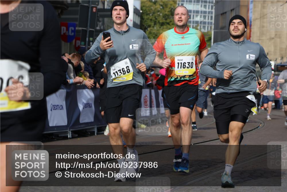 05.10.2025 - 20. swb-Marathon Bremen Strokosch-Dieckow http://msf.ph/oto/9237986 05.10.2025 10:56:10 Ziel 9258, 9811, 9855, 9968, 10006, 10009, 10664, 10989, 10992, 11095, 11364, 11366, 11554, 11620, 11630, 11693, 11741 meine-sportfotos.de