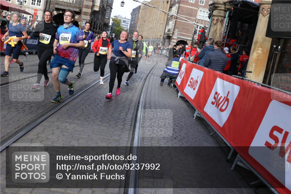 05.10.2025 - 20. swb-Marathon Bremen Yannick Fuchs http://msf.ph/oto/9237992 05.10.2025 11:06:20 Ziel 7979, 9228, 9387, 9438, 9523, 9712, 9786, 10100, 10152, 10192, 10243, 10249, 10374, 10462, 10623, 10848, 11065, 11092, 11231, 11296, 11433 meine-sportfotos.de