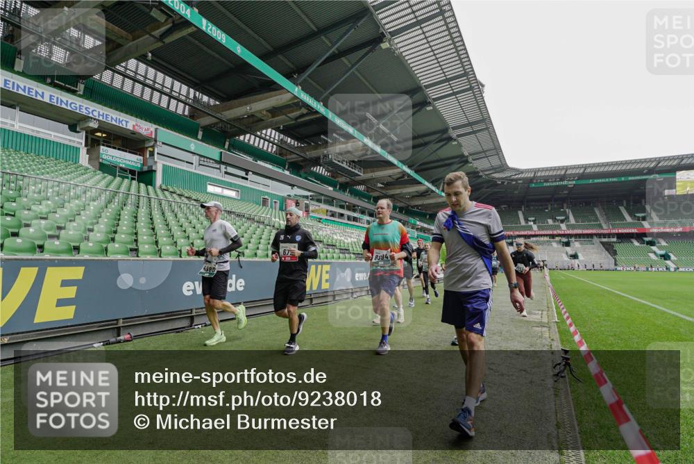 05.10.2025 - 20. swb-Marathon Bremen Michael Burmester http://msf.ph/oto/9238018 05.10.2025 13:01:38 Laufen im Stadion 58, 152, 156, 335, 428, 440, 488, 493, 546, 672, 772, 979, 1030, 1082, 1238, 1273, 1361, 1732, 1759, 1893, 1933, 1973, 1996, 1998, 2096, 2102, 2196, 2235, 2245, 2330, 2369, 2433, 2555, 2565, 2661, 2712, 2796, 2910, 2918, 2991, 2995, 3053, 3206, 3208, 3209, 3387, 3662, 3663, 3673, 3877, 4086, 4128, 4263, 4329, 4364, 4409, 4618, 4705, 4882, 4947, 4980, 5048, 5080, 5121, 5150, 5309, 5414, 5557, 5570, 5580, 5727, 5731, 5752, 5934, 5985, 6082, 6157 meine-sportfotos.de