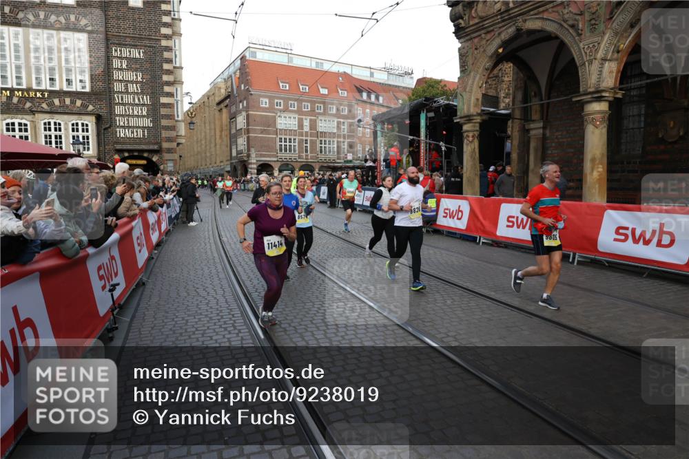 05.10.2025 - 20. swb-Marathon Bremen Yannick Fuchs http://msf.ph/oto/9238019 05.10.2025 11:06:55 Ziel 9321, 9605, 9826, 10001, 10148, 10168, 10498, 10580, 10747, 10748, 10937, 11355, 11389, 11414, 11497, 11565, 11747 meine-sportfotos.de