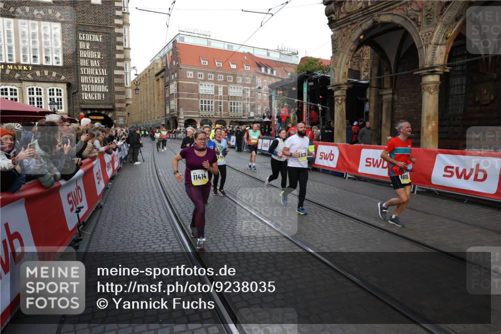 05.10.2025 - 20. swb-Marathon Bremen Yannick Fuchs http://msf.ph/oto/9238035 05.10.2025 11:06:55 Ziel 9321, 9605, 9826, 10001, 10148, 10168, 10498, 10580, 10747, 10748, 10937, 11355, 11389, 11414, 11497, 11565, 11747 meine-sportfotos.de