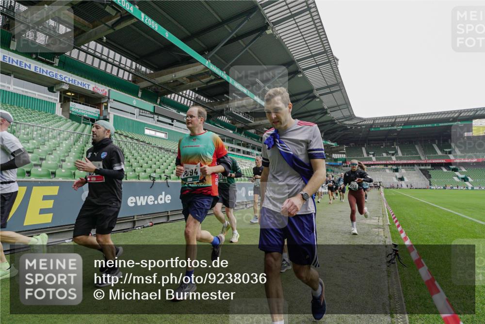05.10.2025 - 20. swb-Marathon Bremen Michael Burmester http://msf.ph/oto/9238036 05.10.2025 13:01:39 Laufen im Stadion 58, 152, 156, 335, 428, 440, 488, 493, 546, 672, 772, 979, 1030, 1082, 1238, 1273, 1361, 1732, 1759, 1893, 1933, 1973, 1996, 1998, 2096, 2102, 2196, 2235, 2245, 2330, 2369, 2433, 2555, 2565, 2661, 2712, 2796, 2910, 2918, 2991, 2995, 3053, 3206, 3208, 3209, 3387, 3662, 3663, 3673, 3877, 4017, 4086, 4128, 4329, 4364, 4409, 4618, 4705, 4882, 4947, 4980, 5048, 5080, 5121, 5150, 5309, 5414, 5557, 5570, 5580, 5727, 5731, 5752, 5934, 5985, 6082, 6157 meine-sportfotos.de
