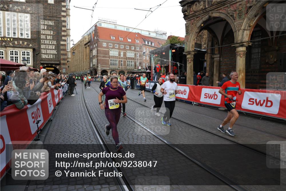 05.10.2025 - 20. swb-Marathon Bremen Yannick Fuchs http://msf.ph/oto/9238047 05.10.2025 11:06:55 Ziel 9321, 9605, 9826, 10001, 10148, 10168, 10498, 10580, 10747, 10748, 10937, 11355, 11389, 11414, 11497, 11565, 11747 meine-sportfotos.de