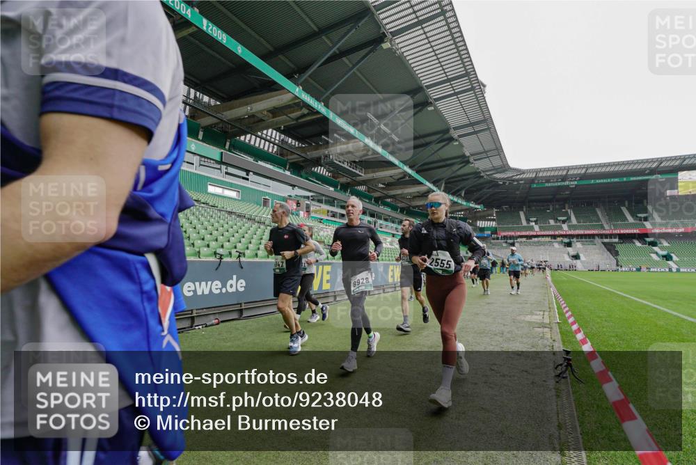 05.10.2025 - 20. swb-Marathon Bremen Michael Burmester http://msf.ph/oto/9238048 05.10.2025 13:01:40 Laufen im Stadion 58, 152, 156, 335, 428, 440, 488, 493, 546, 672, 772, 979, 1030, 1082, 1238, 1273, 1348, 1361, 1452, 1732, 1759, 1893, 1933, 1973, 1996, 1998, 2096, 2102, 2196, 2235, 2245, 2330, 2433, 2555, 2565, 2712, 2796, 2910, 2918, 2991, 2995, 3053, 3206, 3208, 3209, 3387, 3662, 3663, 3673, 3877, 4017, 4018, 4086, 4128, 4329, 4364, 4409, 4618, 4705, 4882, 4947, 4980, 5048, 5080, 5121, 5150, 5309, 5414, 5557, 5570, 5580, 5727, 5731, 5752, 5934, 5985, 6082, 6157 meine-sportfotos.de
