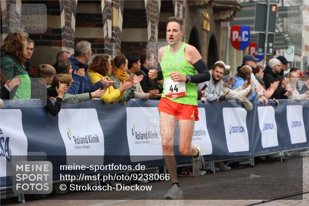 05.10.2025 - 20. swb-Marathon Bremen Strokosch-Dieckow http://msf.ph/oto/9238066 05.10.2025 12:41:08 Ziel 44, 691 meine-sportfotos.de