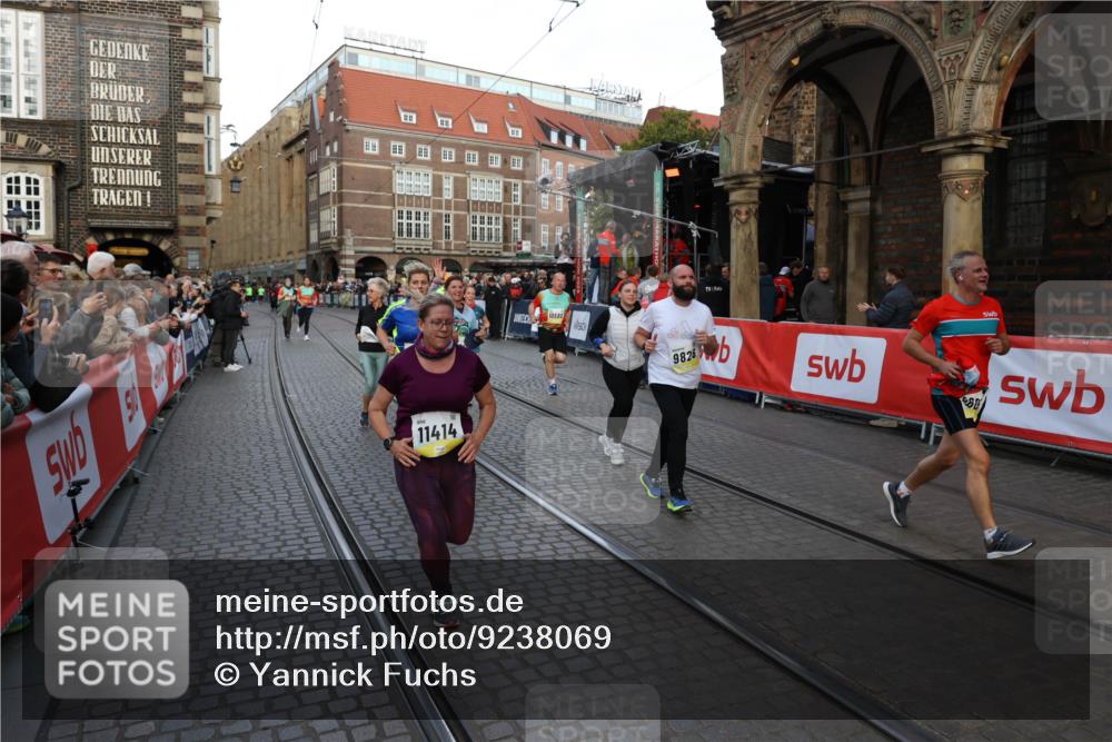 05.10.2025 - 20. swb-Marathon Bremen Yannick Fuchs http://msf.ph/oto/9238069 05.10.2025 11:06:55 Ziel 9321, 9605, 9826, 10001, 10148, 10168, 10498, 10580, 10747, 10748, 10937, 11355, 11389, 11414, 11497, 11565, 11747 meine-sportfotos.de
