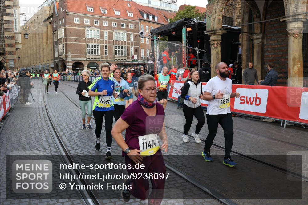05.10.2025 - 20. swb-Marathon Bremen Yannick Fuchs http://msf.ph/oto/9238097 05.10.2025 11:06:56 Ziel 8574, 9321, 9605, 9826, 9942, 10001, 10148, 10168, 10498, 10580, 10747, 10748, 10937, 11355, 11389, 11414, 11497, 11565 meine-sportfotos.de