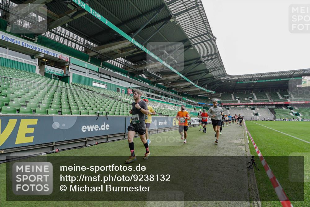05.10.2025 - 20. swb-Marathon Bremen Michael Burmester http://msf.ph/oto/9238132 05.10.2025 13:01:51 Laufen im Stadion 152, 335, 428, 488, 493, 546, 672, 772, 979, 1030, 1082, 1256, 1348, 1361, 1452, 1732, 1744, 1759, 1856, 1893, 1899, 1924, 1933, 1996, 2096, 2102, 2143, 2235, 2245, 2306, 2433, 2555, 2565, 2796, 2910, 2912, 2918, 2991, 2995, 3053, 3206, 3208, 3387, 3525, 3526, 3662, 3663, 3673, 3877, 3926, 3930, 4017, 4018, 4086, 4329, 4364, 4409, 4444, 4564, 4618, 4705, 4882, 4947, 4980, 5080, 5150, 5309, 5557, 5570, 5580, 5731, 5893, 5934, 5985, 6082, 6157, 58, 440 meine-sportfotos.de