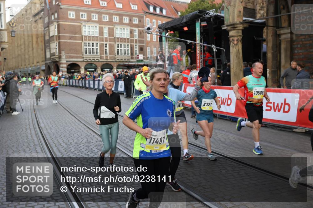 05.10.2025 - 20. swb-Marathon Bremen Yannick Fuchs http://msf.ph/oto/9238141 05.10.2025 11:06:57 Ziel 8574, 9321, 9605, 9826, 9942, 10001, 10148, 10168, 10498, 10580, 10747, 10748, 10937, 11355, 11389, 11414, 11497, 11565 meine-sportfotos.de