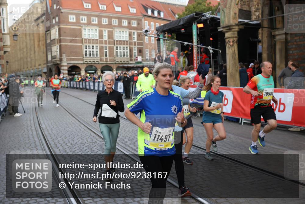 05.10.2025 - 20. swb-Marathon Bremen Yannick Fuchs http://msf.ph/oto/9238167 05.10.2025 11:06:57 Ziel 8574, 9321, 9605, 9826, 9942, 10001, 10148, 10168, 10498, 10580, 10747, 10748, 10937, 11355, 11389, 11414, 11497, 11565 meine-sportfotos.de