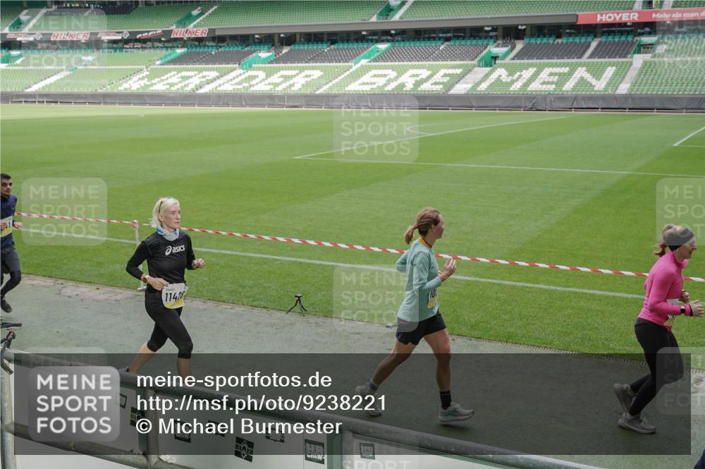 05.10.2025 - 20. swb-Marathon Bremen Michael Burmester http://msf.ph/oto/9238221 05.10.2025 10:33:32 Laufen im Stadion 5172, 7077, 9000, 9195, 9197, 9221, 9258, 9260, 9282, 9295, 9359, 9367, 9392, 9402, 9424, 9461, 9492, 9520, 9529, 9539, 9541, 9560, 9569, 9570, 9574, 9577, 9633, 9654, 9703, 9717, 9811, 9835, 9855, 9856, 9900, 9918, 9933, 9935, 9950, 10008, 10015, 10032, 10034, 10042, 10180, 10232, 10233, 10234, 10253, 10256, 10287, 10302, 10307, 10323, 10387, 10394, 10402, 10475, 10484, 10533, 10546, 10591, 10755, 10758, 10794, 10915, 10992, 7165, 9295, 9407, 9461 meine-sportfotos.de