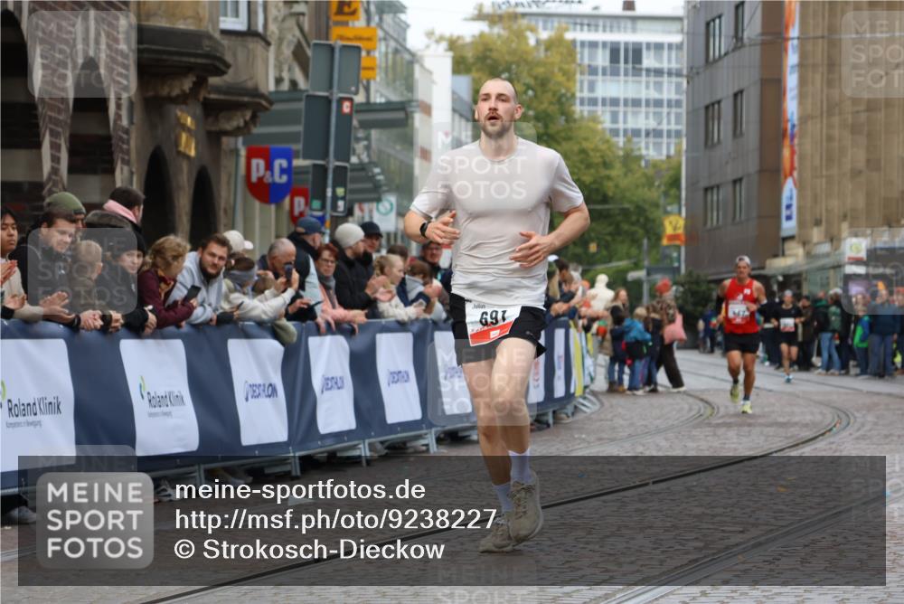 05.10.2025 - 20. swb-Marathon Bremen Strokosch-Dieckow http://msf.ph/oto/9238227 05.10.2025 12:41:12 Ziel 44, 467, 691 meine-sportfotos.de