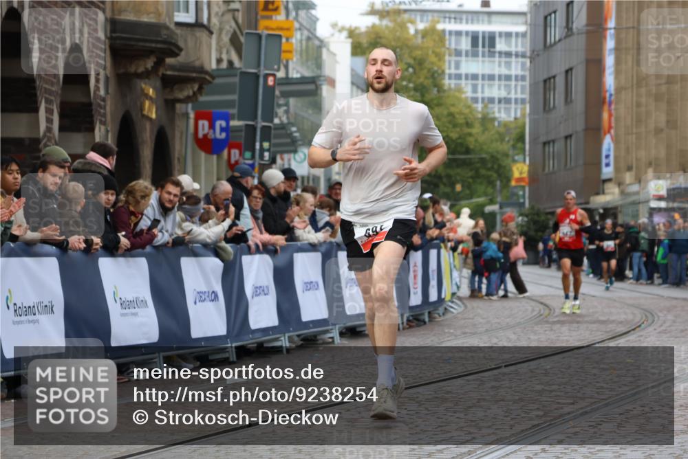 05.10.2025 - 20. swb-Marathon Bremen Strokosch-Dieckow http://msf.ph/oto/9238254 05.10.2025 12:41:12 Ziel 44, 467, 691 meine-sportfotos.de