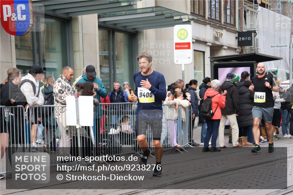 05.10.2025 - 20. swb-Marathon Bremen Strokosch-Dieckow http://msf.ph/oto/9238276 05.10.2025 10:46:04 Ziel 9009, 9207, 9351, 9362, 9400, 9921, 11167, 11462, 9009, 9207, 9351, 9362, 9400, 9921, 11167, 11462 meine-sportfotos.de
