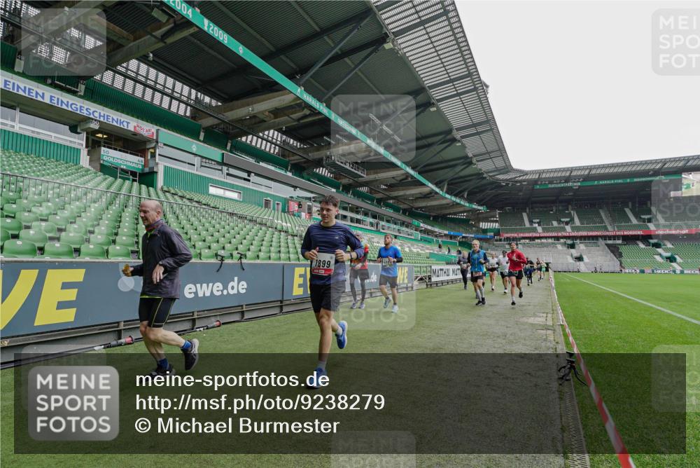 05.10.2025 - 20. swb-Marathon Bremen Michael Burmester http://msf.ph/oto/9238279 05.10.2025 13:02:05 Laufen im Stadion 152, 428, 493, 546, 672, 772, 843, 921, 979, 1030, 1256, 1348, 1361, 1452, 1732, 1744, 1759, 1856, 1893, 1899, 1924, 1933, 1996, 2096, 2102, 2143, 2245, 2272, 2306, 2555, 2565, 2774, 2796, 2910, 2912, 2918, 2991, 3053, 3206, 3208, 3217, 3387, 3525, 3526, 3662, 3663, 3673, 3861, 3877, 3926, 3930, 4017, 4018, 4086, 4129, 4364, 4409, 4444, 4477, 4481, 4564, 4618, 4688, 4705, 4847, 4882, 4947, 4980, 4985, 5309, 5557, 5570, 5580, 5652, 5731, 5893, 5934, 6157, 6328, 6382, 58, 440 meine-sportfotos.de