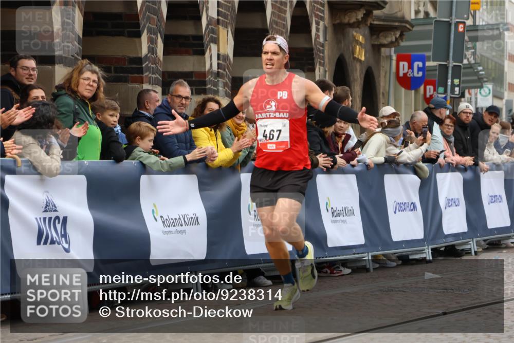 05.10.2025 - 20. swb-Marathon Bremen Strokosch-Dieckow http://msf.ph/oto/9238314 05.10.2025 12:41:19 Ziel 467, 681 meine-sportfotos.de
