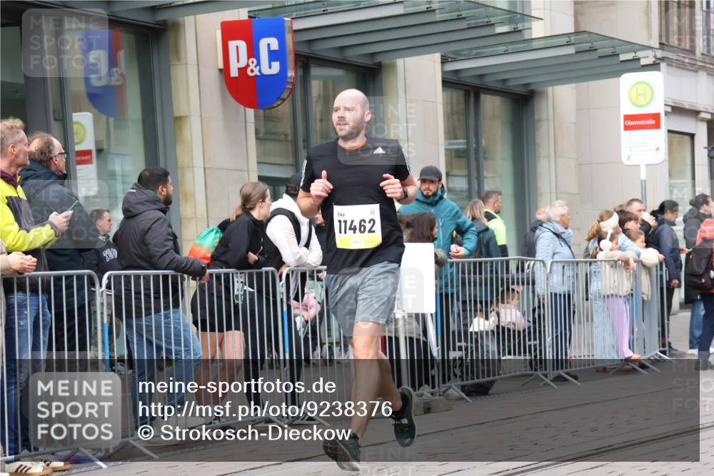 05.10.2025 - 20. swb-Marathon Bremen Strokosch-Dieckow http://msf.ph/oto/9238376 05.10.2025 10:46:07 Ziel 9009, 9207, 9351, 9362, 9366, 9400, 9921, 10268, 11167, 11268, 11462, 9009, 9207, 9351, 9362, 9366, 9400, 9921, 10268, 11167, 11268, 11462 meine-sportfotos.de