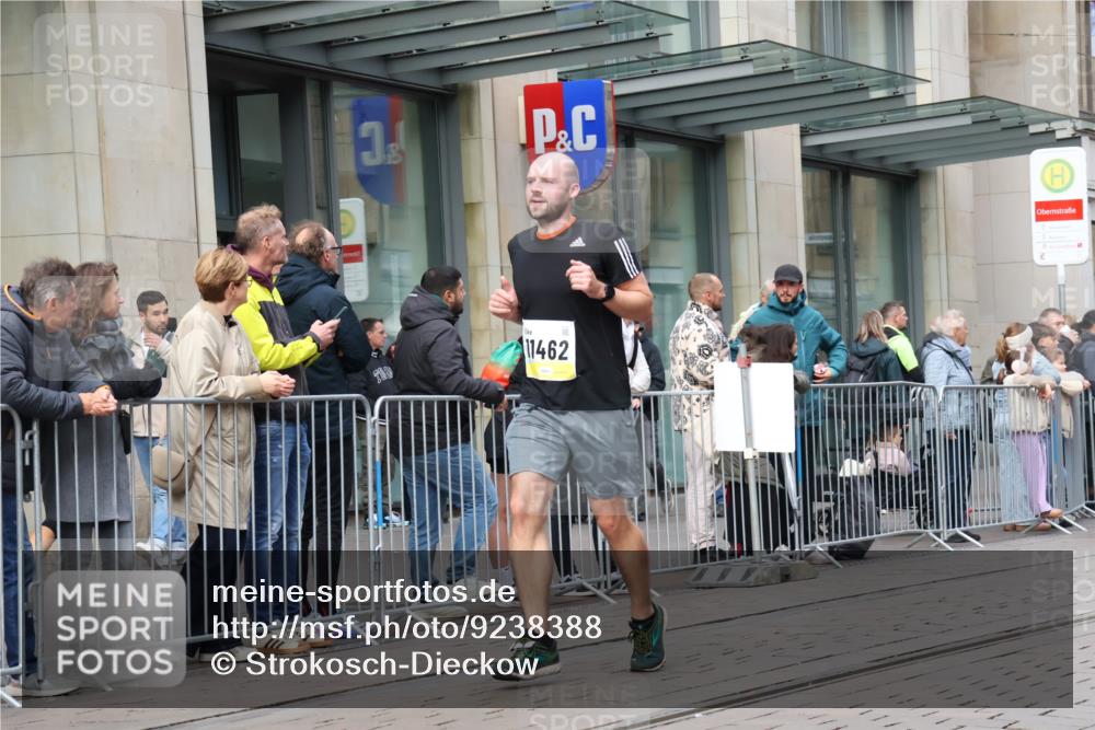 05.10.2025 - 20. swb-Marathon Bremen Strokosch-Dieckow http://msf.ph/oto/9238388 05.10.2025 10:46:07 Ziel 9009, 9207, 9351, 9362, 9366, 9400, 9921, 10268, 11167, 11268, 11462, 9009, 9207, 9351, 9362, 9366, 9400, 9921, 10268, 11167, 11268, 11462 meine-sportfotos.de