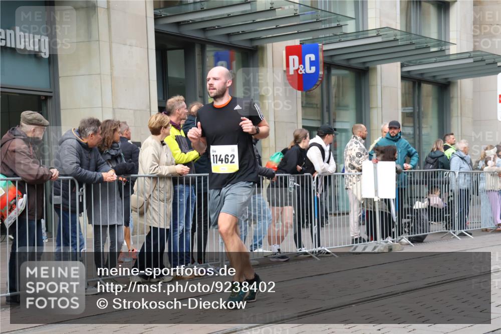 05.10.2025 - 20. swb-Marathon Bremen Strokosch-Dieckow http://msf.ph/oto/9238402 05.10.2025 10:46:07 Ziel 9009, 9207, 9351, 9362, 9366, 9400, 9921, 10268, 11167, 11268, 11462, 9009, 9207, 9351, 9362, 9366, 9400, 9921, 10268, 11167, 11268, 11462 meine-sportfotos.de