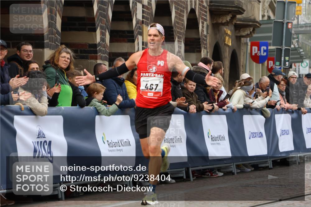 05.10.2025 - 20. swb-Marathon Bremen Strokosch-Dieckow http://msf.ph/oto/9238404 05.10.2025 12:41:19 Ziel 467, 681 meine-sportfotos.de