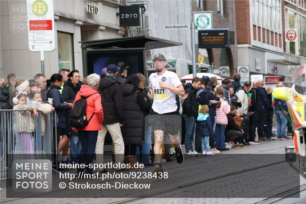 05.10.2025 - 20. swb-Marathon Bremen Strokosch-Dieckow http://msf.ph/oto/9238438 05.10.2025 10:46:09 Ziel 9009, 9207, 9366, 9400, 9921, 9961, 10268, 11167, 11268, 11462, 9009, 9207, 9366, 9400, 9921, 9961, 10268, 11167, 11268, 11462 meine-sportfotos.de