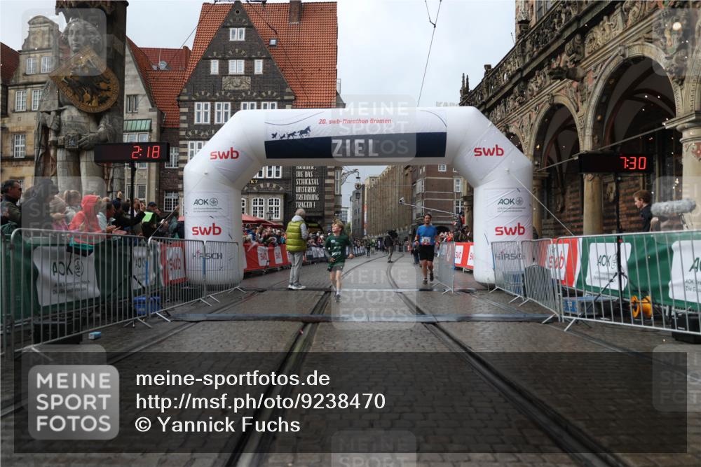 05.10.2025 - 20. swb-Marathon Bremen Yannick Fuchs http://msf.ph/oto/9238470 05.10.2025 15:18:14 Ziel 213 meine-sportfotos.de