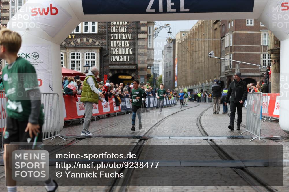 05.10.2025 - 20. swb-Marathon Bremen Yannick Fuchs http://msf.ph/oto/9238477 05.10.2025 15:18:22 Ziel  meine-sportfotos.de