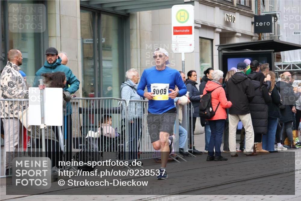 05.10.2025 - 20. swb-Marathon Bremen Strokosch-Dieckow http://msf.ph/oto/9238537 05.10.2025 10:46:17 Ziel 9009, 9207, 9366, 9961, 10268, 10277, 10411, 11167, 11268, 11327, 9009, 9207, 9366, 9961, 10268, 10277, 10411, 11167, 11268, 11327 meine-sportfotos.de