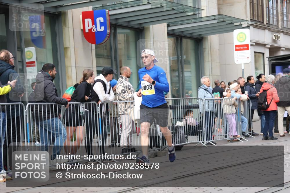 05.10.2025 - 20. swb-Marathon Bremen Strokosch-Dieckow http://msf.ph/oto/9238578 05.10.2025 10:46:18 Ziel 9009, 9207, 9366, 9961, 10268, 10277, 10411, 11167, 11268, 11327, 9009, 9207, 9366, 9961, 10268, 10277, 10411, 11167, 11268, 11327 meine-sportfotos.de