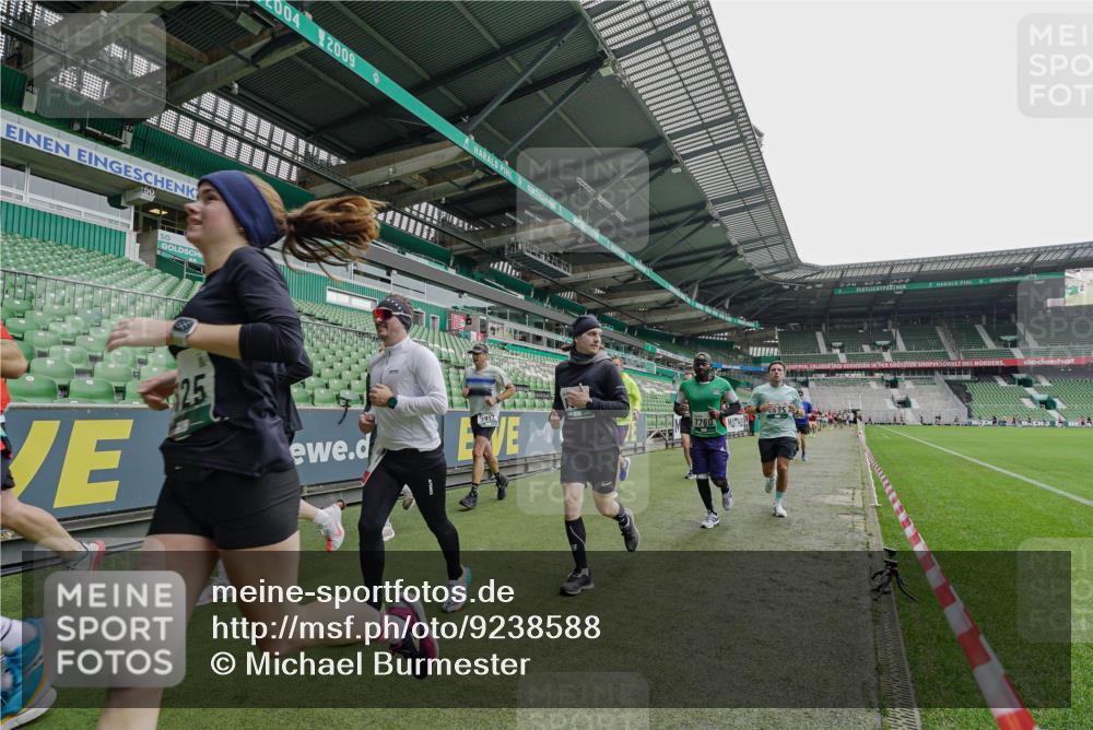 05.10.2025 - 20. swb-Marathon Bremen Michael Burmester http://msf.ph/oto/9238588 05.10.2025 13:02:32 Laufen im Stadion 97, 293, 518, 616, 721, 729, 772, 828, 843, 921, 1030, 1121, 1256, 1348, 1405, 1452, 1704, 1733, 1744, 1856, 1899, 1924, 1944, 2143, 2272, 2306, 2393, 2772, 2774, 2910, 2912, 3053, 3206, 3217, 3424, 3525, 3526, 3861, 3917, 3926, 3930, 4017, 4018, 4129, 4322, 4409, 4444, 4464, 4477, 4481, 4564, 4688, 4705, 4714, 4817, 4847, 4885, 4985, 5652, 5755, 5884, 5893, 5934, 6157, 6325, 6328, 6382, 7217, 7407, 7433, 7659, 8526, 8957, 152, 428, 493, 1361, 1759, 1933, 2245, 2555, 2796 meine-sportfotos.de