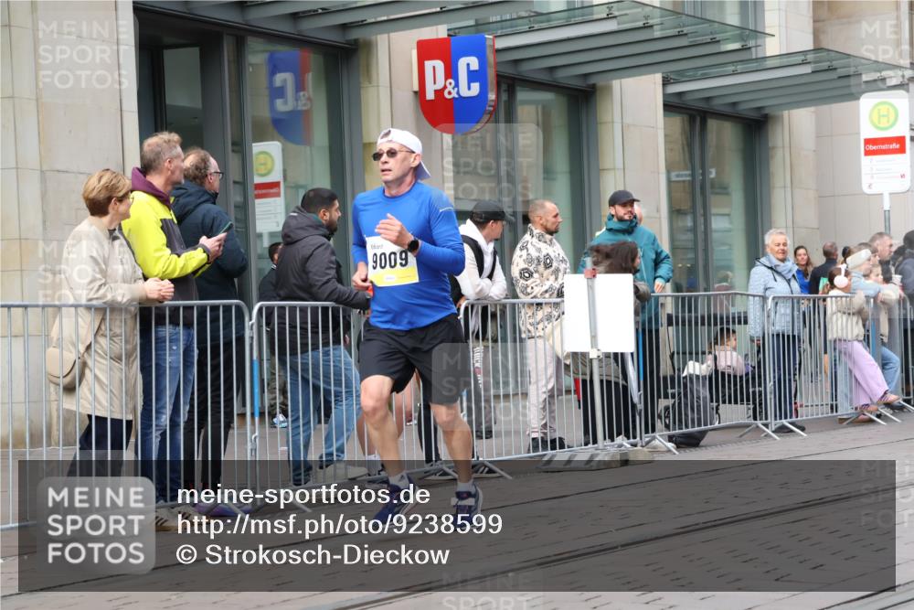 05.10.2025 - 20. swb-Marathon Bremen Strokosch-Dieckow http://msf.ph/oto/9238599 05.10.2025 10:46:19 Ziel 9009, 9207, 9366, 9961, 10268, 10277, 10411, 11167, 11268, 11327, 9009, 9207, 9366, 9961, 10268, 10277, 10411, 11167, 11268, 11327 meine-sportfotos.de