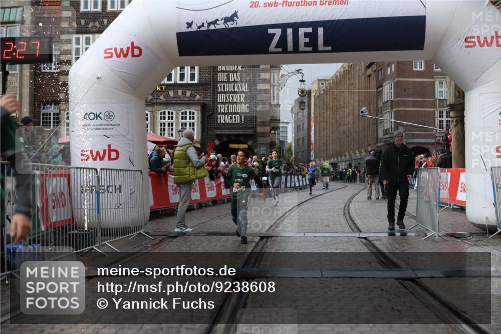 05.10.2025 - 20. swb-Marathon Bremen Yannick Fuchs http://msf.ph/oto/9238608 05.10.2025 15:18:23 Ziel  meine-sportfotos.de